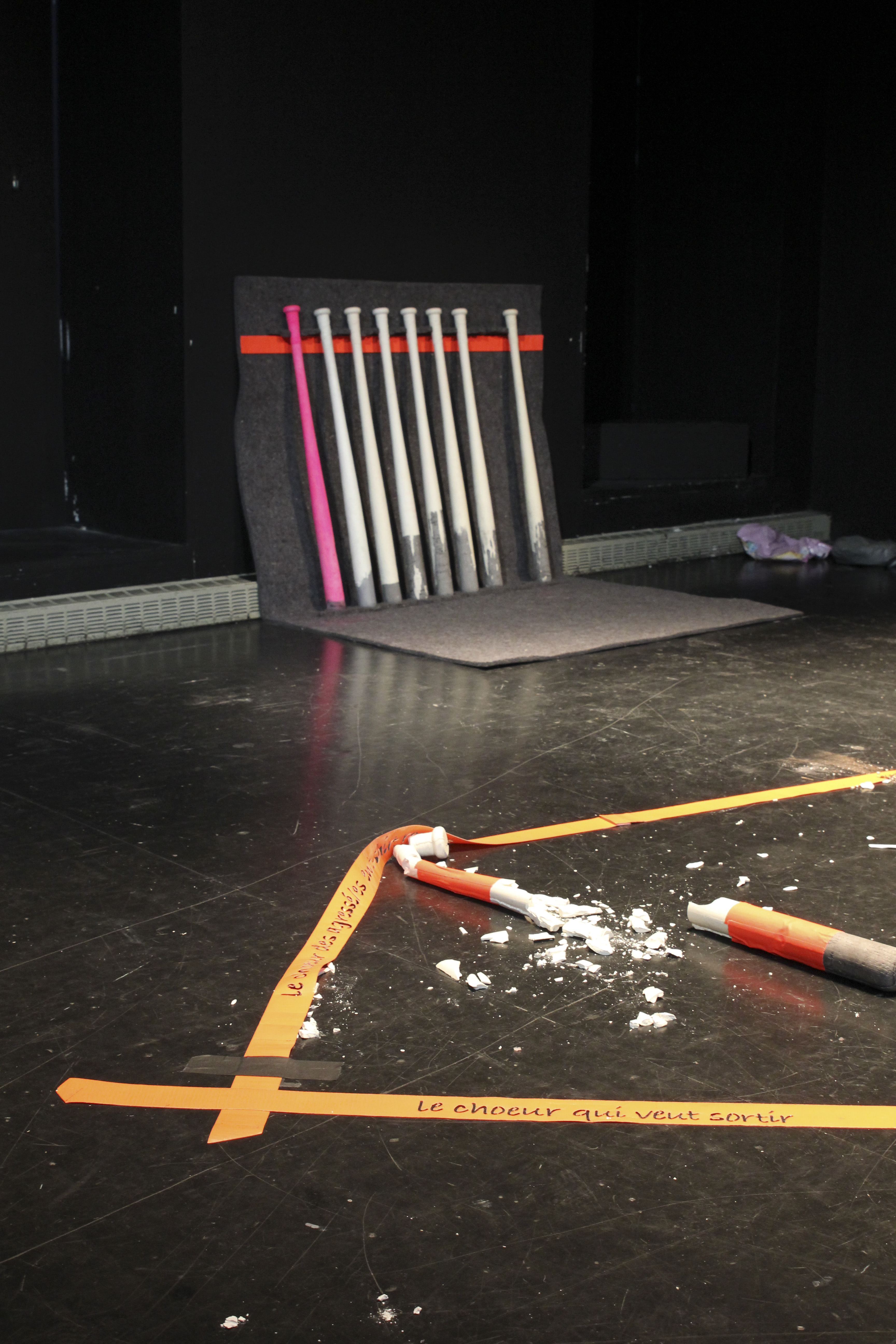 Installation scénographique pièce Chienne(s)